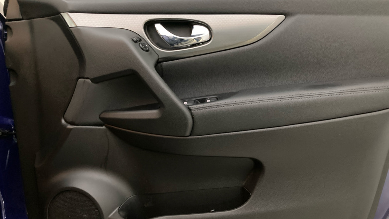 Nissan Qashqai 1.3 DiG-T N-Connecta 5dr Petrol Hatchback